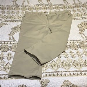 Gap low rise khaki Capris